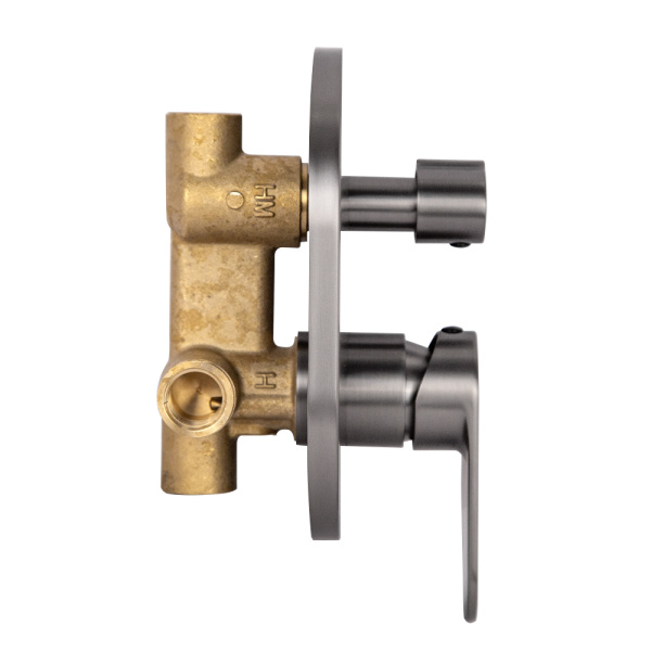 Смеситель для ванны и душа AVS Beauty с внутренней частью, оружейная сталь Смеситель для ванны и душа AVS Beauty с внутренней частью, оружейная сталь