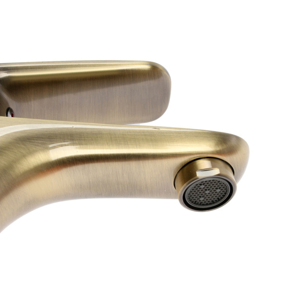 Смеситель для раковины Accoona A9016C античная бронза Смеситель для раковины Accoona A9016C античная бронза