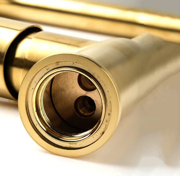 Смеситель для кухни Accoona A4490AW-3 золото Смеситель для кухни Accoona A4490AW-3 золото