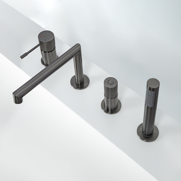 Смеситель на борт ванны AVS Seeme оружейная сталь Смеситель на борт ванны AVS Seeme оружейная сталь