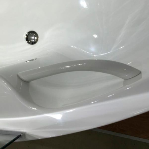 Ручка для ванны Kolpa-San Lulu 935900 белая Ручка для ванны Kolpa-San Lulu 935900 белая